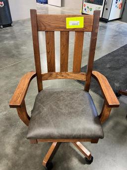 WOOD AND LEATHER OFFICE CHAIR