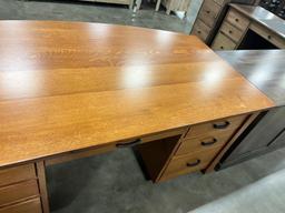 QSWO EXECUTIVE DESK HARVEST 72X38X30 IN