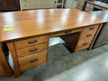 QSWO EXECUTIVE DESK HARVEST 72X38X30 IN