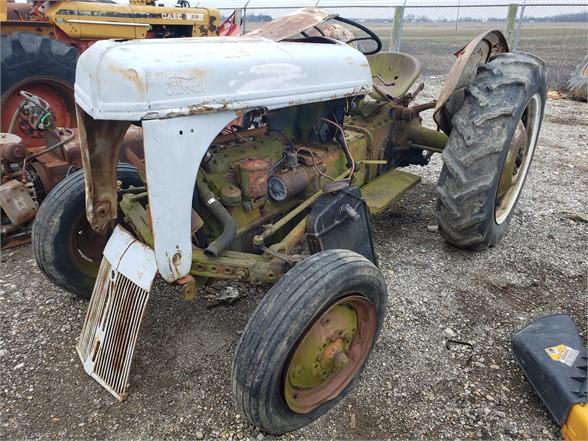 1947 FORD 8N 25556