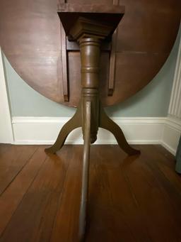 1850s American Country Walnut Tilt Top Table