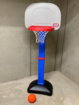 Little Tikes Adjustable Basketball Hoop