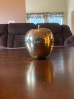 Gold apple