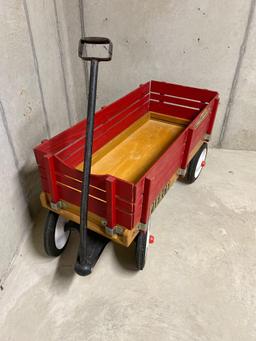 Radio Flyer Town & Country Wagon