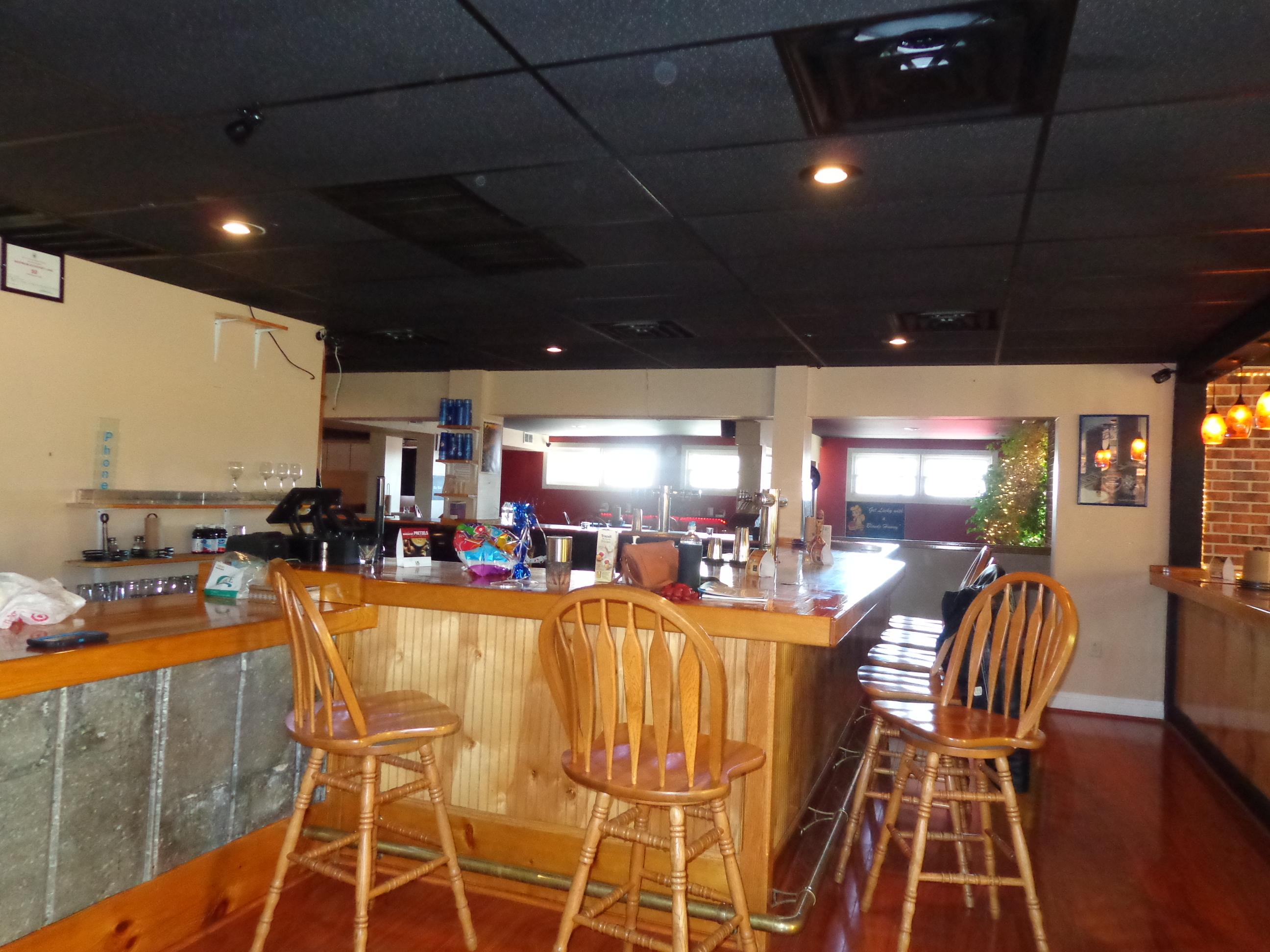 Fully furnished restaurant - would work great for a restaurant & brewery combination.