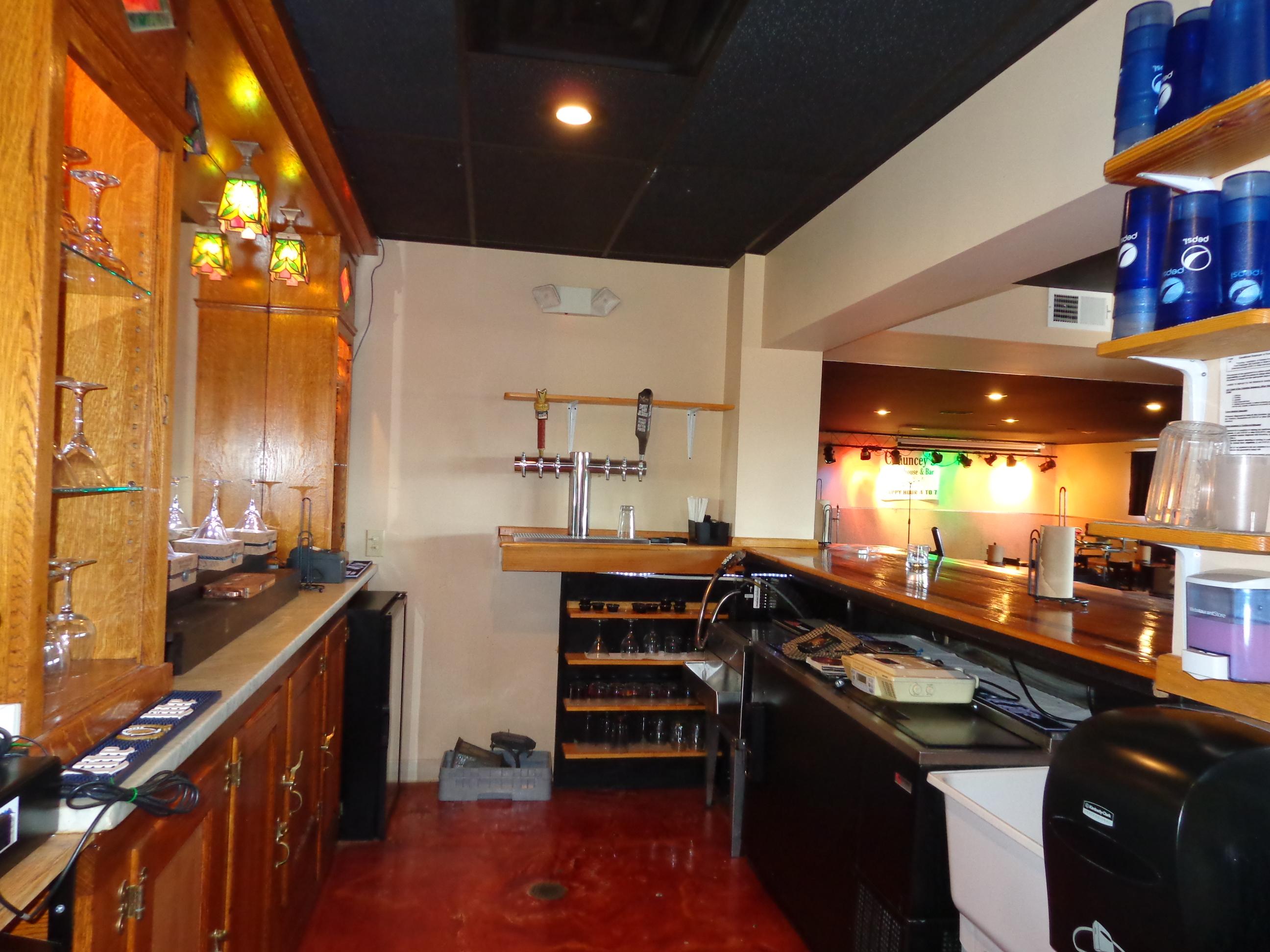 Fully furnished restaurant - would work great for a restaurant & brewery combination.