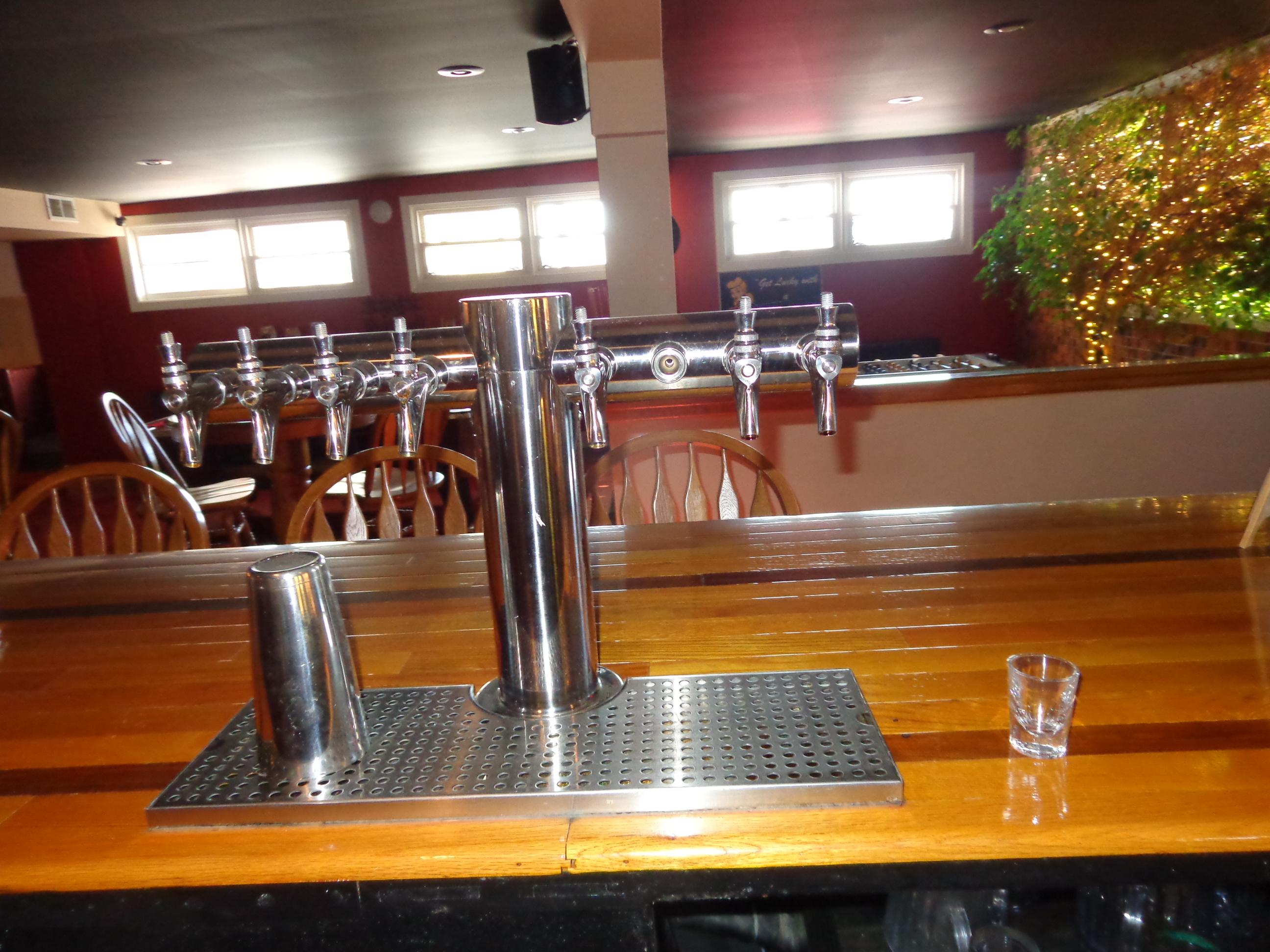 Fully furnished restaurant - would work great for a restaurant & brewery combination.