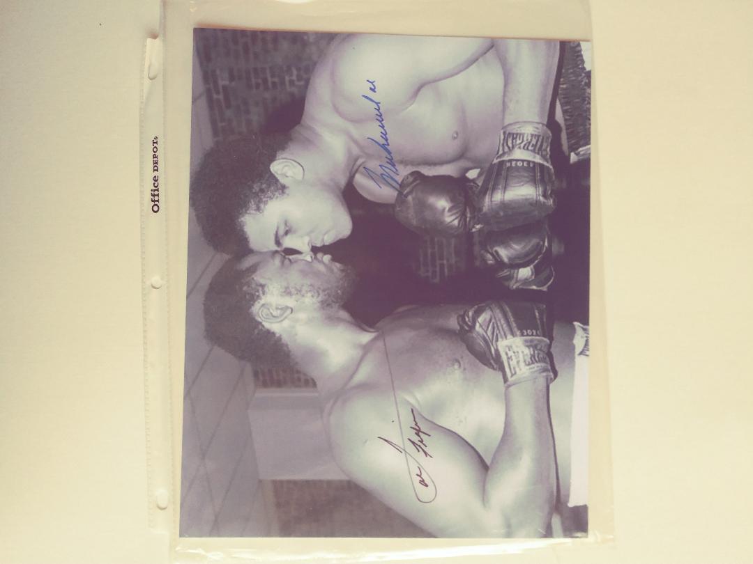 Muhhammad Ali Signed 8 x 10