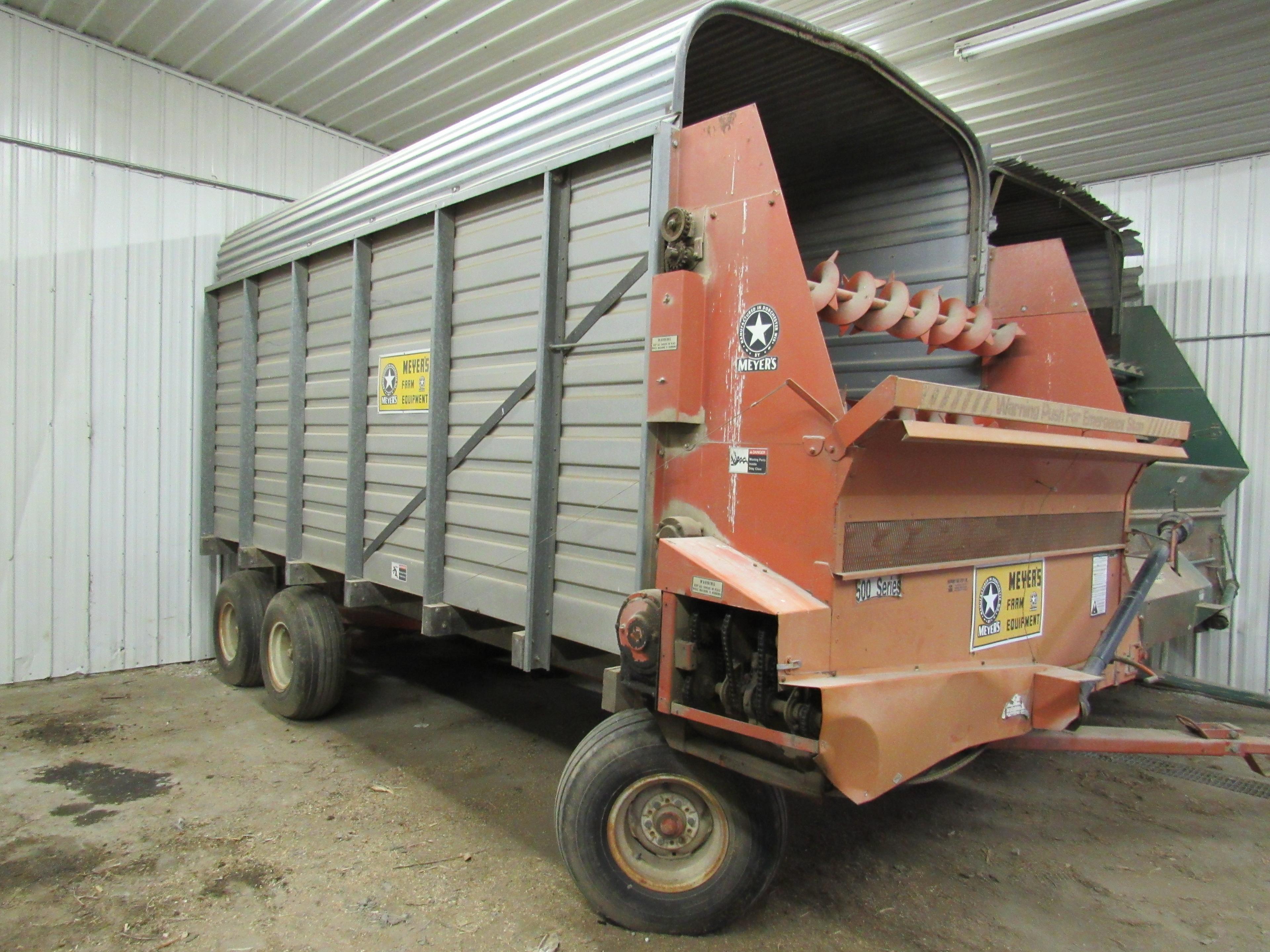 Meyer 500 series tandem axle silage wagon