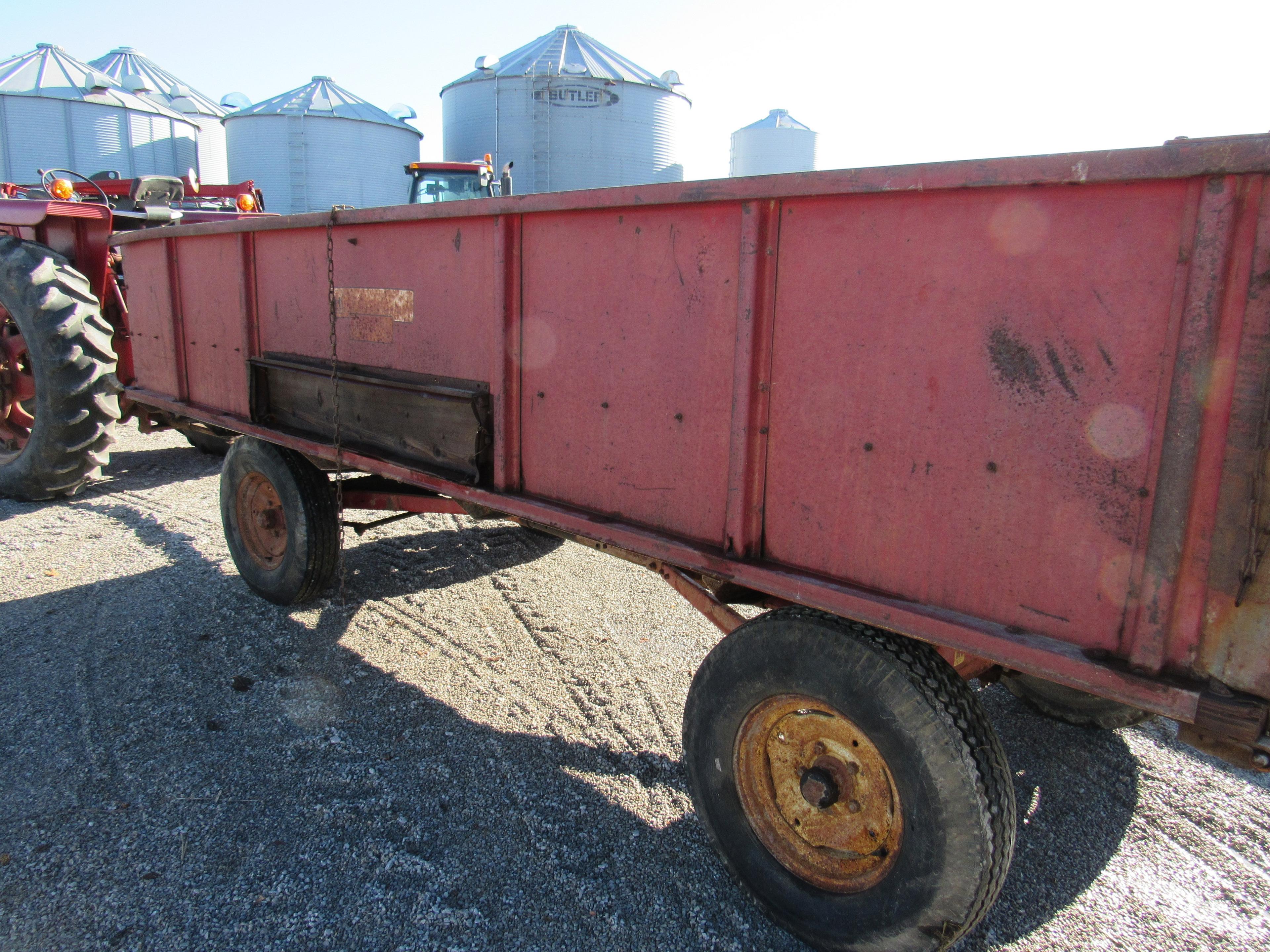 IH drying barge wagons 13'