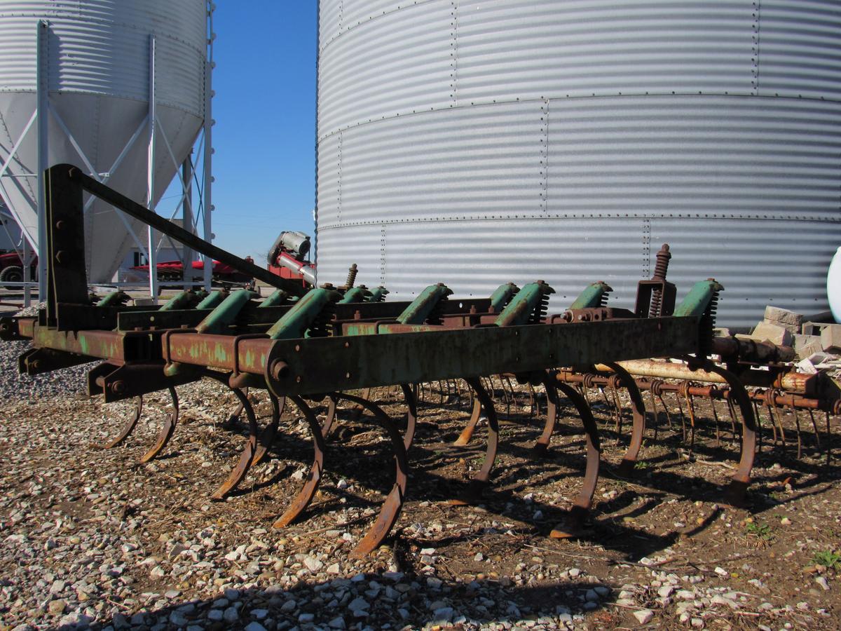 JD Field Cultivator 9 ½’ w/ harrow 3pt