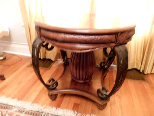 Vintage Mahogany Parlor Table