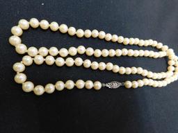 Vintage Faux Pearl Necklace