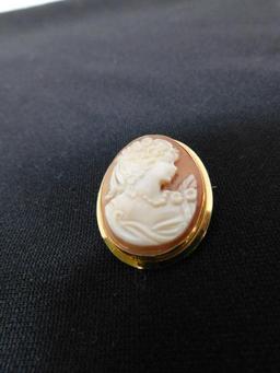 Shell Cameo Pin/ Pendant Set in 18K