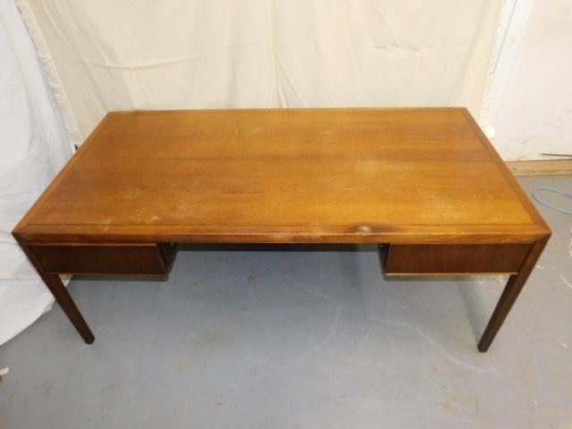 Stowidavis Desk