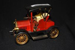 METAL OLD TIME CAR FIGURE