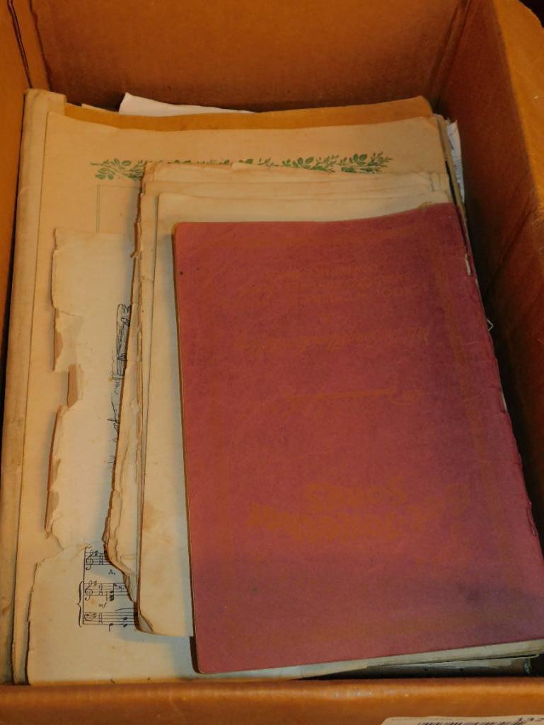 LOT OF SHEET MUSIC