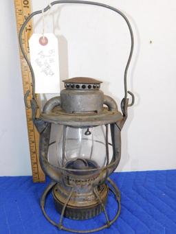 Dietz Vesta Antique Railroad Globe Oil Lantern