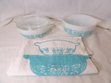LOT OF (3) PYREX AMISH BUTTER PRINT ITEMS INCLUDING SMALLER HANDLED CASSEROLE DISH, LARGER HANDLED