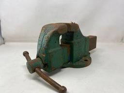 "The Columbian" Bench Vise