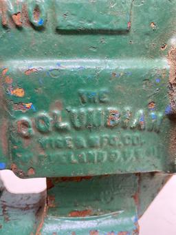 "The Columbian" Bench Vise