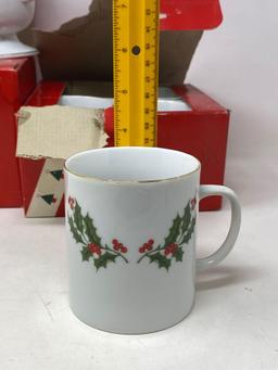 8 "Christmas Holly" Mugs