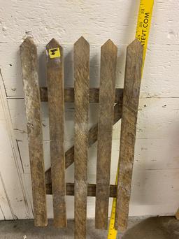 Picket Fence Yard Stake