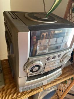 Aiwa Stereo System with Speakers