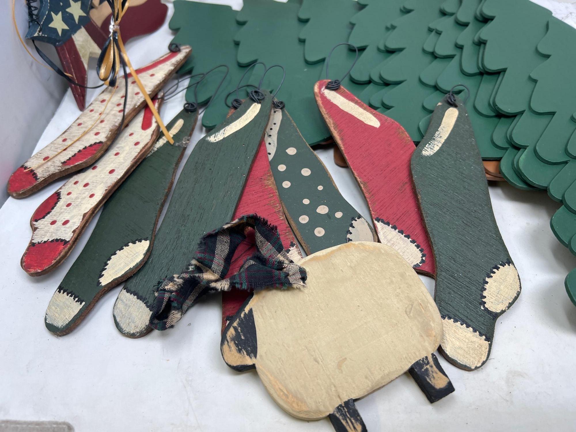 Wooden Ornaments, Trees, Garland, Patriotic