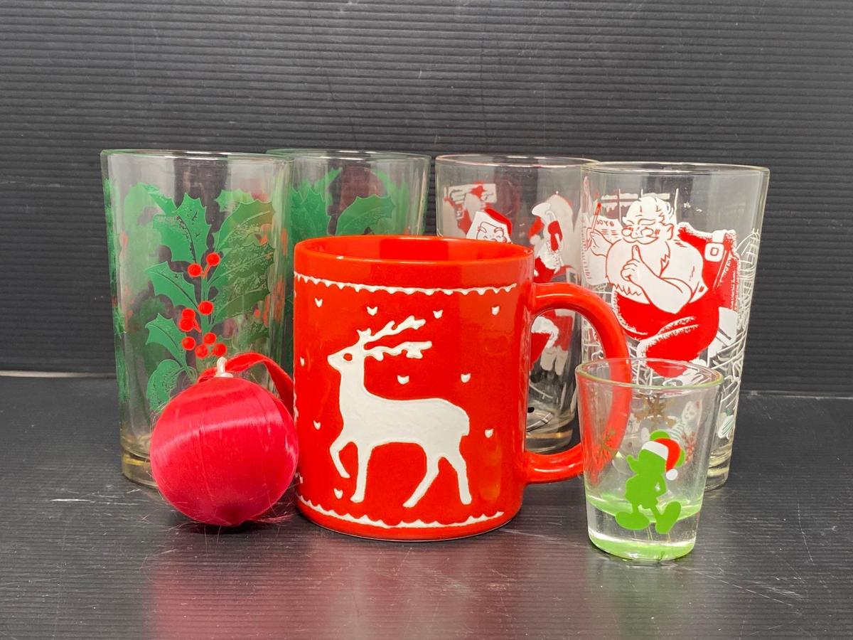 Christmas Themed Vintage Drinkware, Peanut Butter Glasses