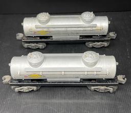 2 Lionel 2465 Sunoco Tanker Cars