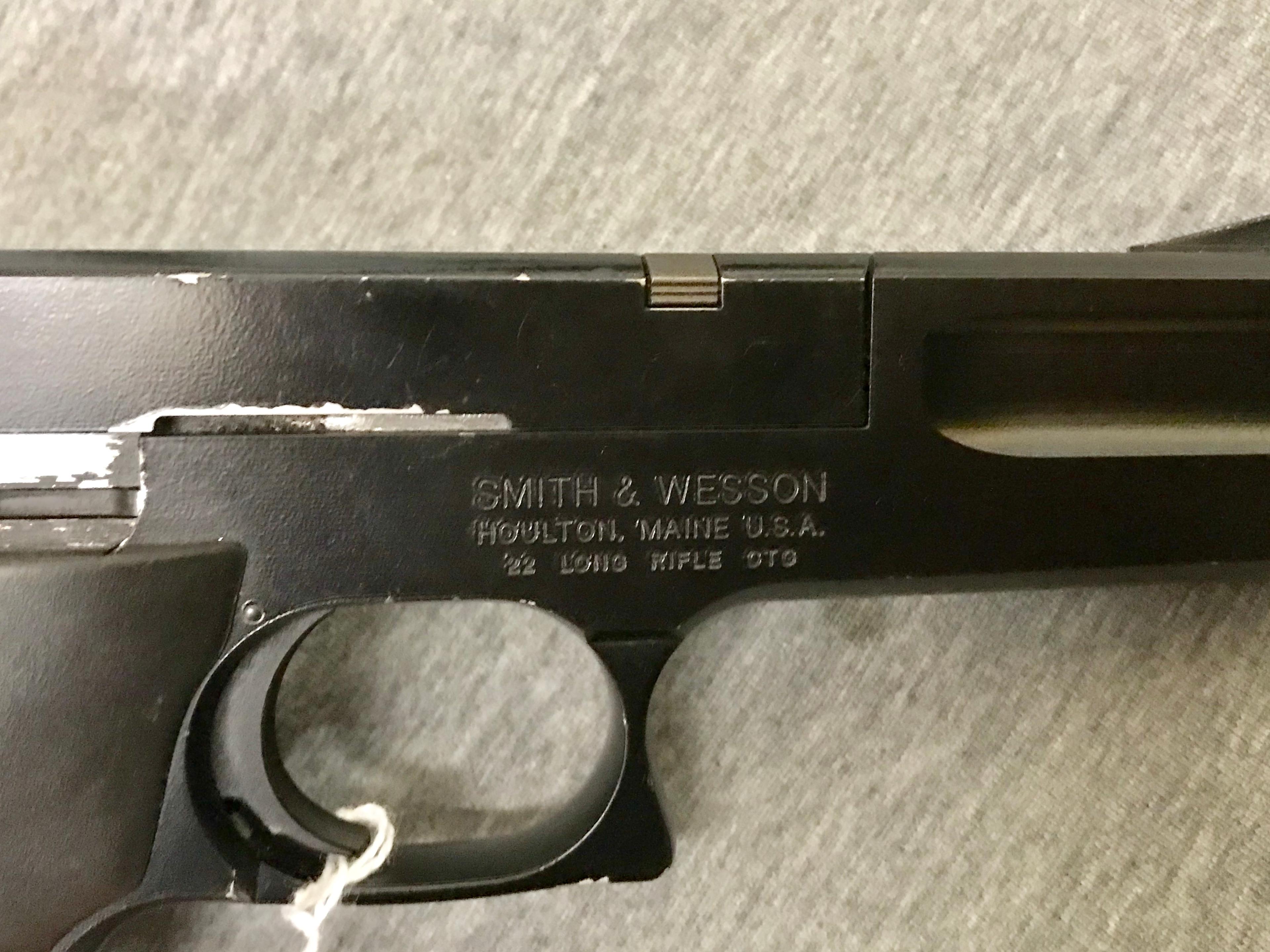 Smith & Wesson Model 422