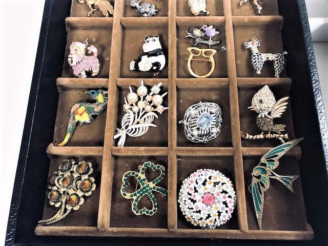 Approx 55 Vintage and Costume Broaches