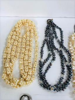 12 Pearl Necklaces