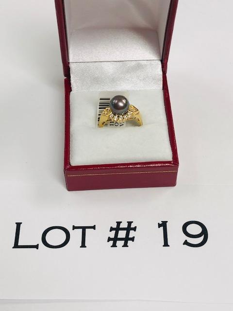 18kt Gold Diamond and Pearl Ring