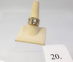 18KT YELLOW GOLD 5.06CT GIA CERTIFIED DIAMOND RING WITH TRAPEZOID CUT SIDE DIAMOND SETTING