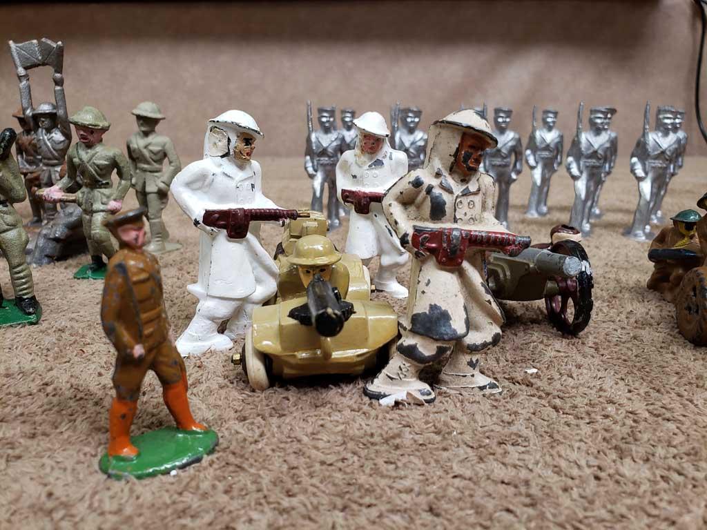 LOT OF SOLDIERS