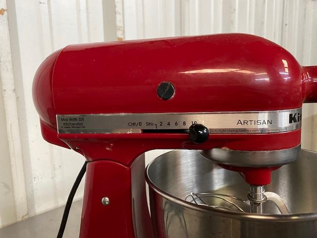 KITCHEN AIDE ARTISAN MIXER W/ ATTACHMENTS