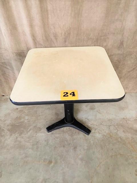 10 Square Dining Tables 30" x 30"