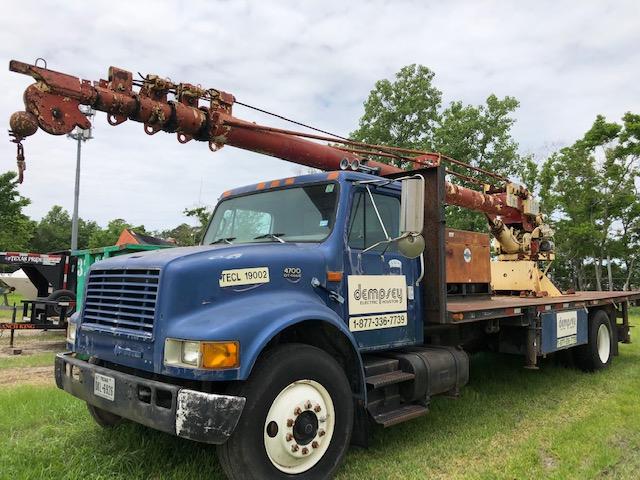 1998 INTERNATIONAL FLAT BED TRUCK