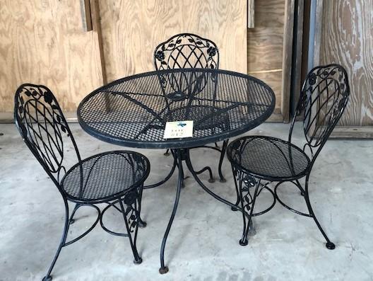 OUTDOOR PATIO TABLE SET - 36" UMBRELLA TABLE WITH 3 CHAIRS