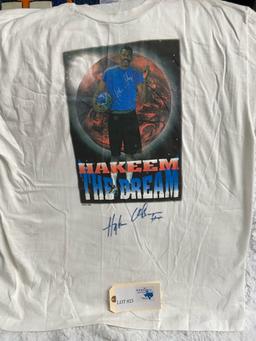 HAKEEM OLAJUWON SIGNED TSHIRT