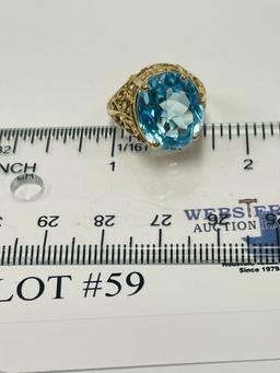 14KT YELLOW GOLD BLUE TOPAZ RING