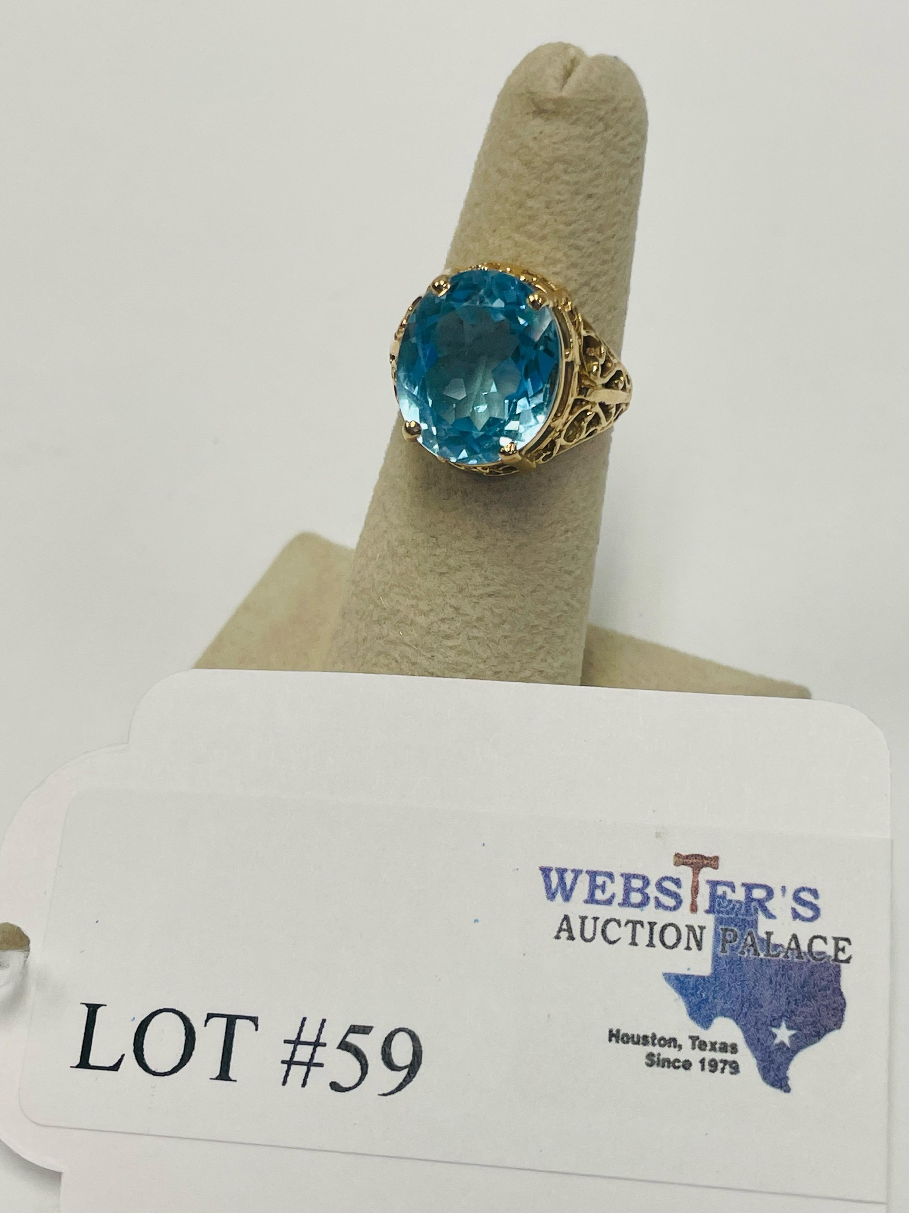 14KT YELLOW GOLD BLUE TOPAZ RING