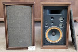 PAIR OF AKAI SPEAKERS