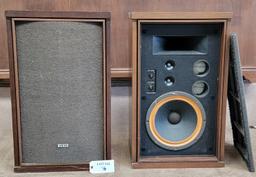 PAIR OF AKAI SPEAKERS