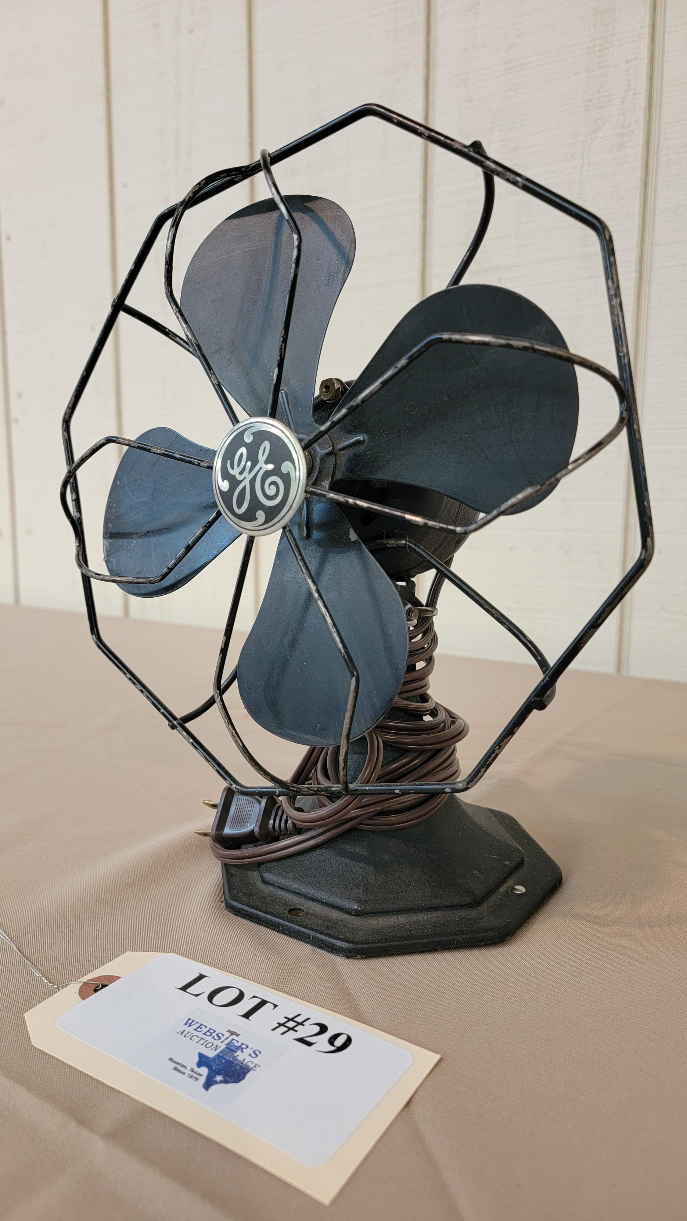 ANTIQUE GE TABLE TOP FAN IN WORKING CONDITION