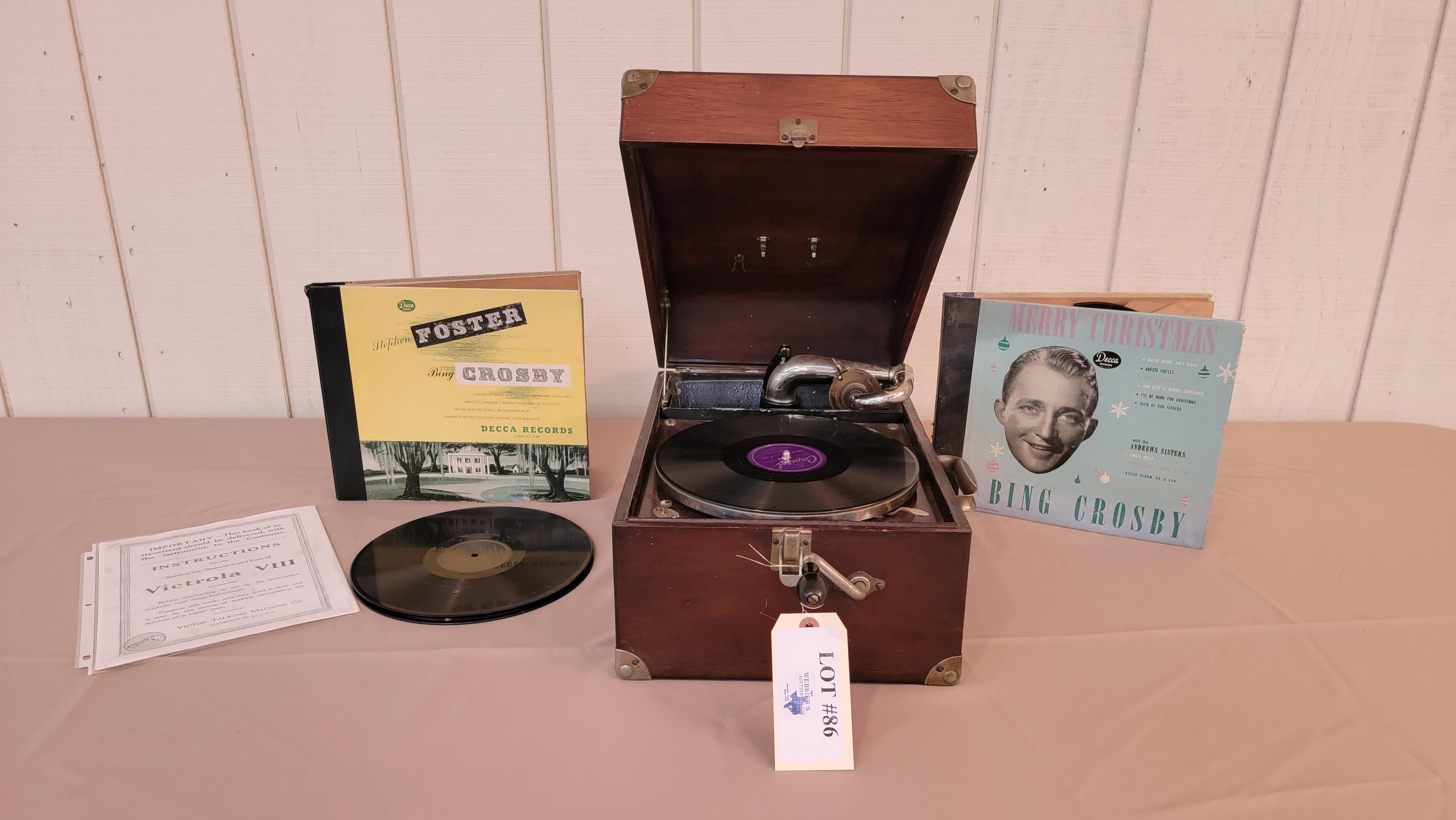 ANTIQUE VICTROLLA VIII WITH RECORDS IN WORKING CONDITION