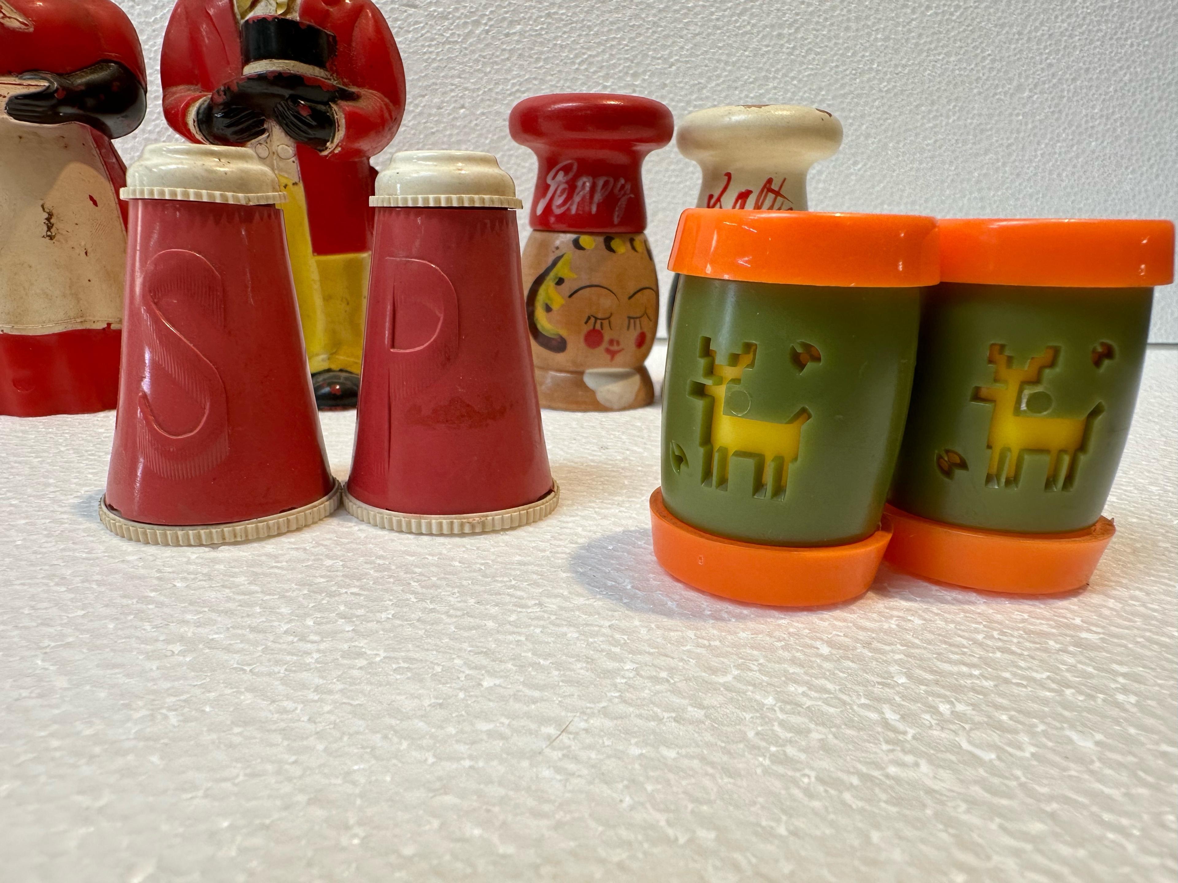 6PC VINTAGE SALT AND PEPPER SETS