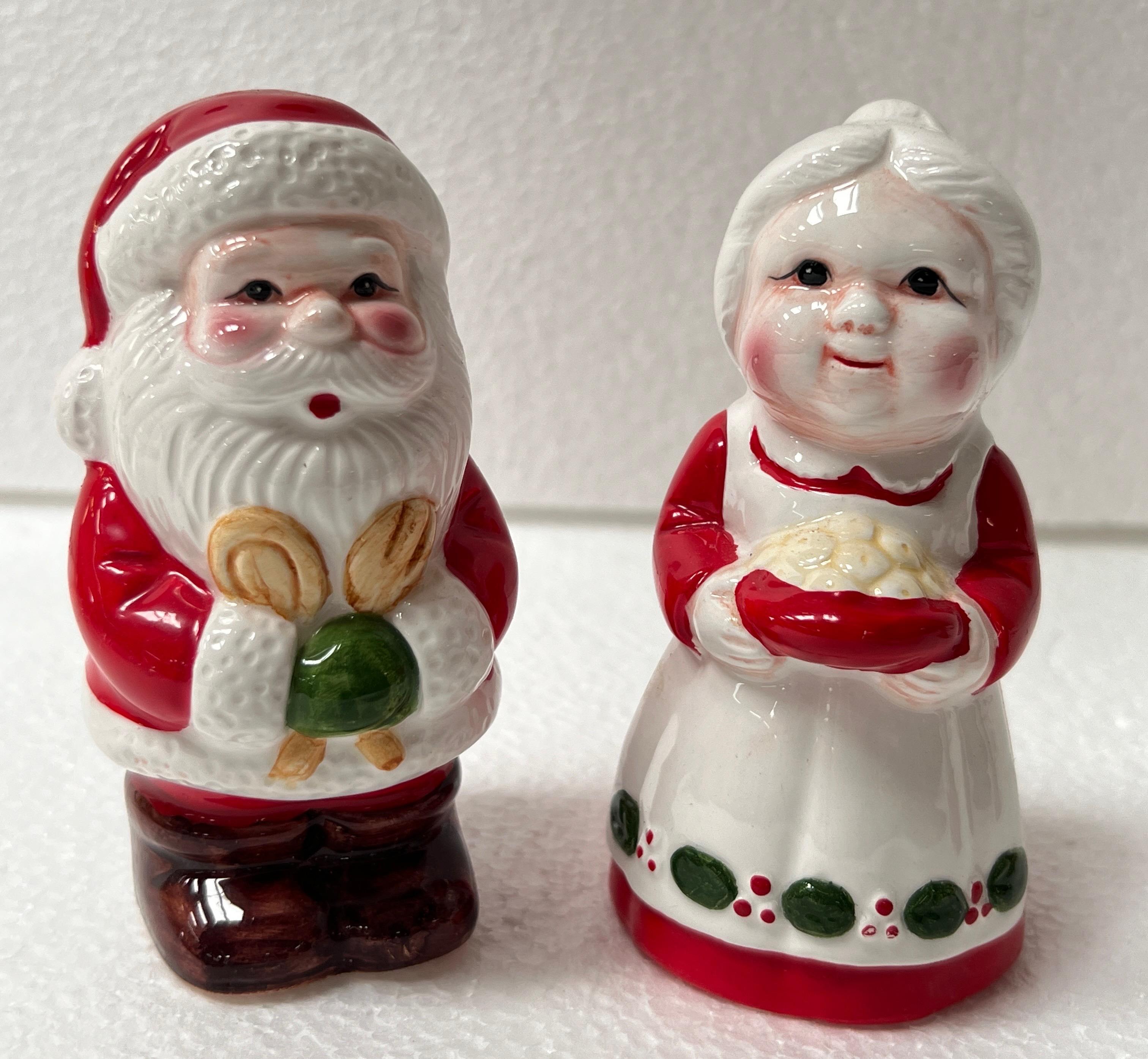 7PC SETS OF HOLIDAY SALT AND PEPPER SHAKERS